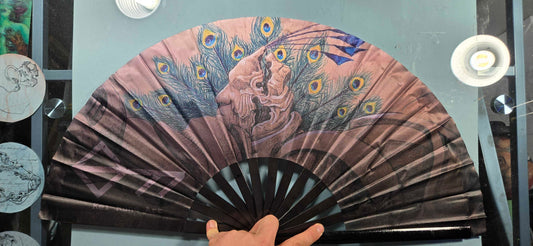 Pecocking 26" folding fan